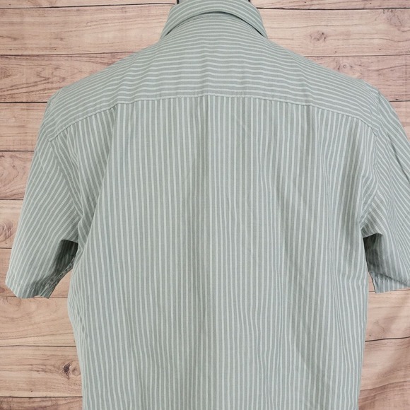 VAN HEUSEN SHORT SLEEVE GREEN STRIPED BUTTON DOWN SHIRT MENS SIZE M OUTDOORS - Picture 5 of 6